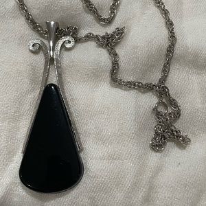 Avon Vintage Black pendant Necklace